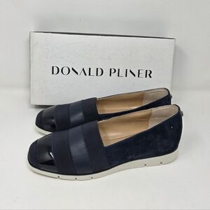 Donald Pilner May-A Women's Size 8.5 Navy Slip-On Comfort Sneakers